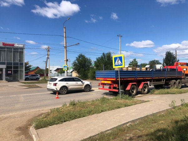 На улице Амурской в Оренбурге женщина попала под КамАЗ