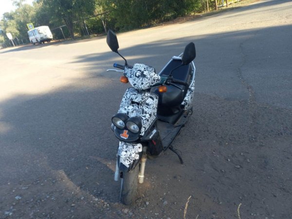В Оренбургском районе подросток на скутере въехал в «Фольксваген»