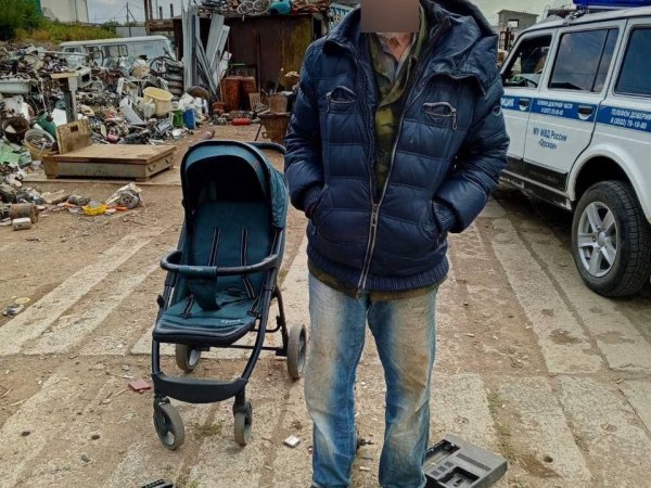 Пожилой орчанин украл детскую коляску, которая стояла возле дома
