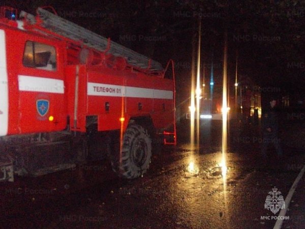 На улице Луговой в поселке Пригородный Оренбургского района горел дом