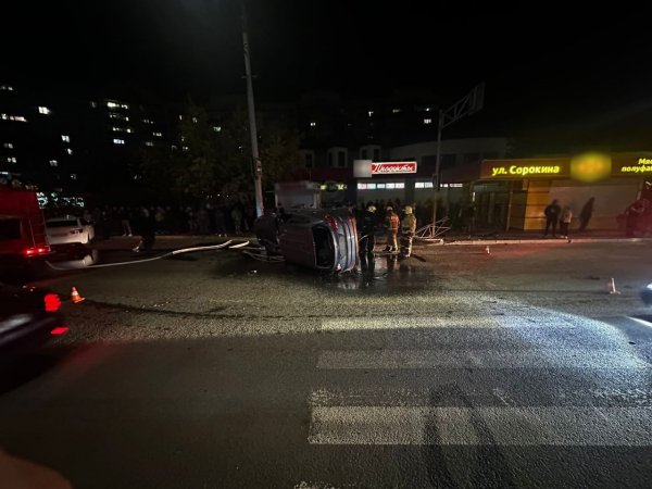 В Орске перевернулся автомобиль «Хёндай»