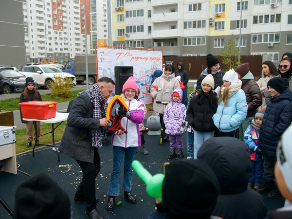 В одном из оренбургских дворов прошел праздник «Т Плюс – родному городу!»
