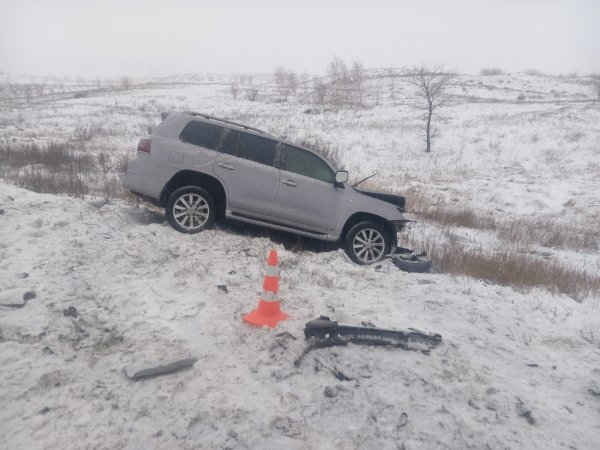 На дороге Орск-Новотроицк столкнулись «Lexus» и «KIA»