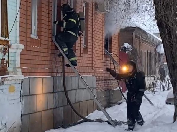 В Оренбурге сгорел дом