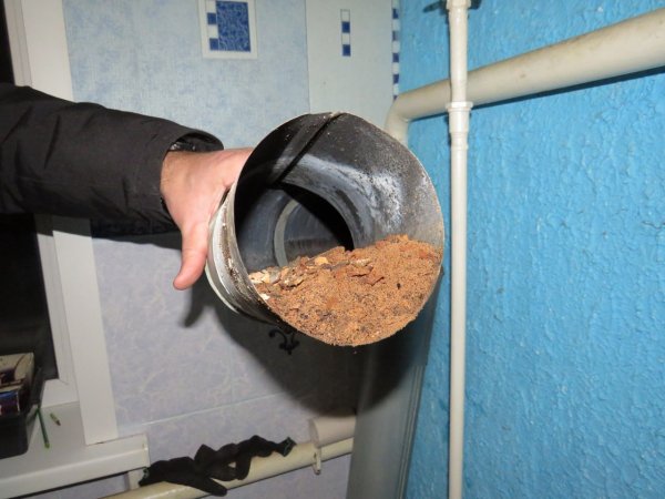 Пенсионеры из Бугуруслана отравились угарным газом: мужчина скончался, женщина в больнице
