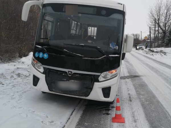 В Новотроицке под колеса автобуса попал 8-летний мальчик