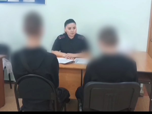 В Оренбурге поймали подростков, которые разбивали окна в пустых домах