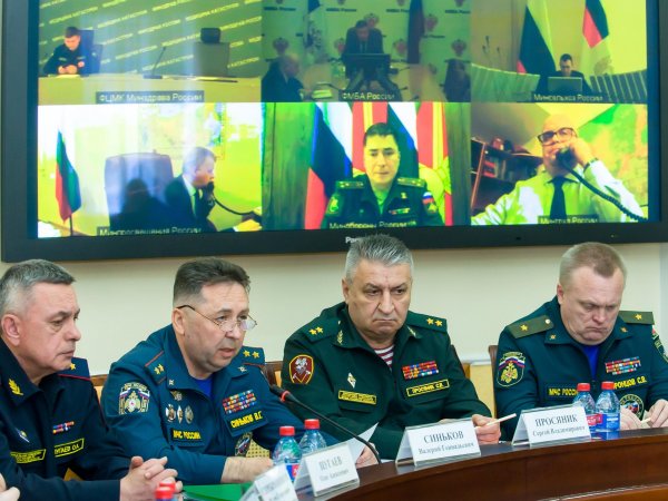 Порядка двух тысяч сотрудников Росгвардии и МВД обеспечивают порядок на затопленных территориях Оренбуржья