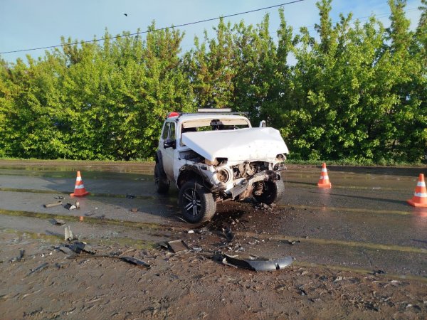 В Бузулуке в результате столкновения автомобилей пострадали оба водителя