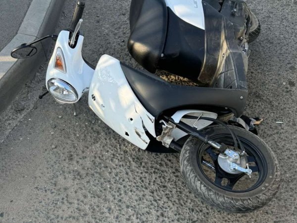 В Ивановке иномарка столкнулась со скутером