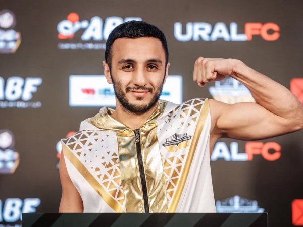 Габил Мамедов из Оренбурга одержал победу на турнире «Ночь чемпионом IBA»