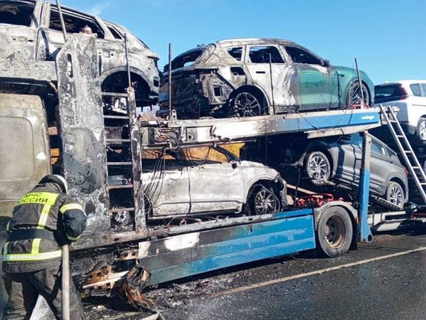 В Переволоцком районе сгорел автовоз