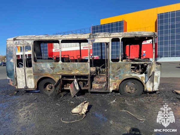 В Оренбурге горел пассажирский автобус