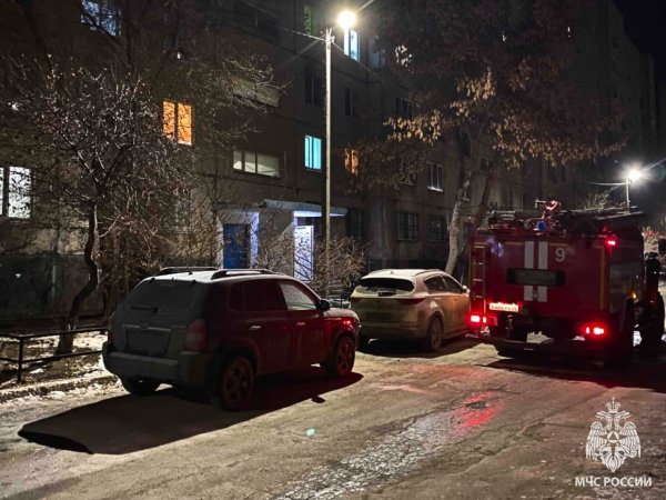 В Орске из горящего дома спасли 5 человек