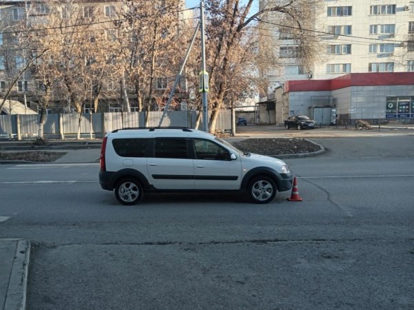 В Оренбурге на пешеходном переходе сбили женщину
