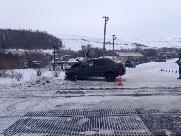 В Кувандыке легковушку сбил грузовой поезд