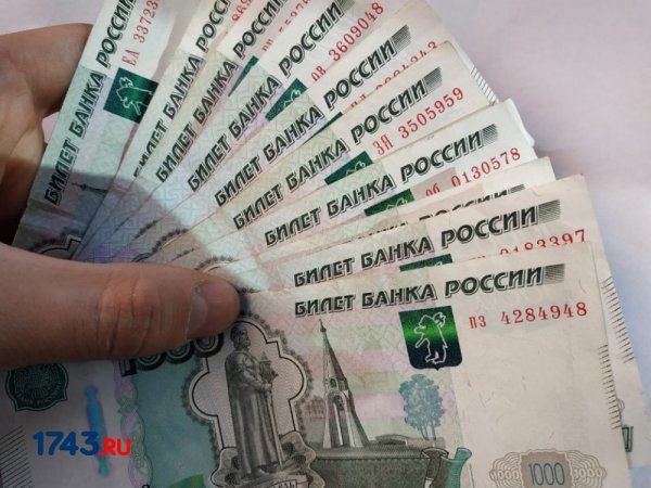 Оренбуржец обогатился на 3,5 млн рублей за счет ребенка, желавшего играть на его телефоне