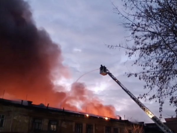 2000 «квадратов»: в Москве на Сходненском тупике случился крупный пожар