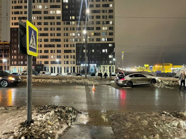 В Оренбурге BMW сбил женщину на пешеходном переходе