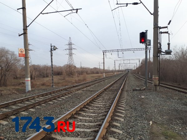 В Орске с рельс сошел грузовой поезд