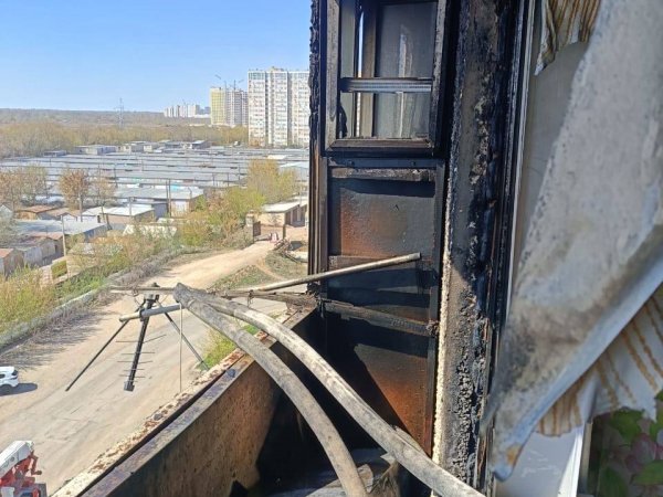 В Оренбурге на проспекте Гагарина загорелся многоквартирный дом