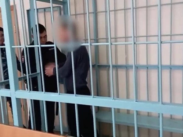 Житель областного центра поджег детскую коляску в подъезде многоквартирного дома