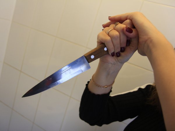В Оренбурге женщина пыталась убить сожителя ударом ножа в грудь