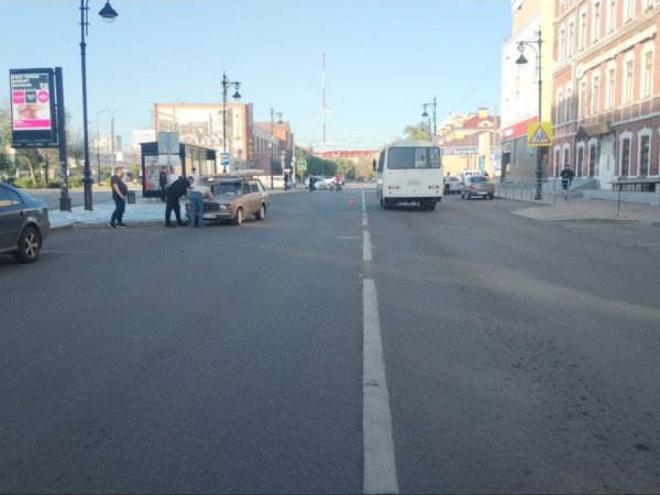 В В Оренбурге на улице Володарского машина сбила девочку-подростка