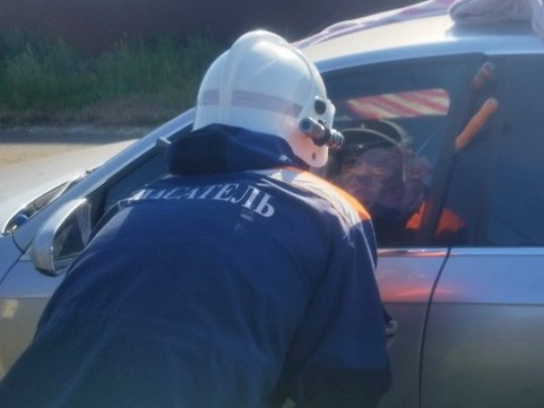 В селе Ивановка под Оренбургом грудной ребёнок оказался заперт в машине на солнцепеке