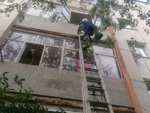 В Оренбурге женщина с 6-летним ребенком оказались заперты в квартире