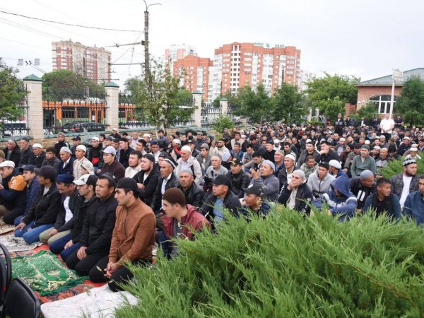 Мусульмане Оренбурга празднуют Курбан-байрам