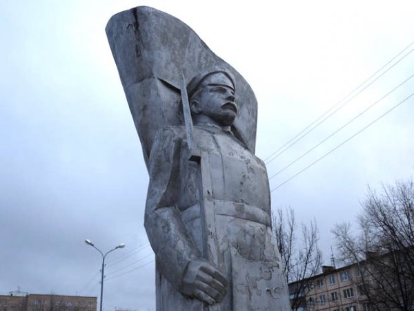 Памятник солдату революции на Салмышской в Оренбурге отремонтируют за 700 тысяч рублей