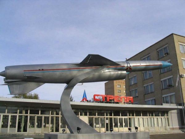 Сотрудник «ПО «Стрела» на протяжении 6 лет получал взятки от подчиненного за повышенную зарплату