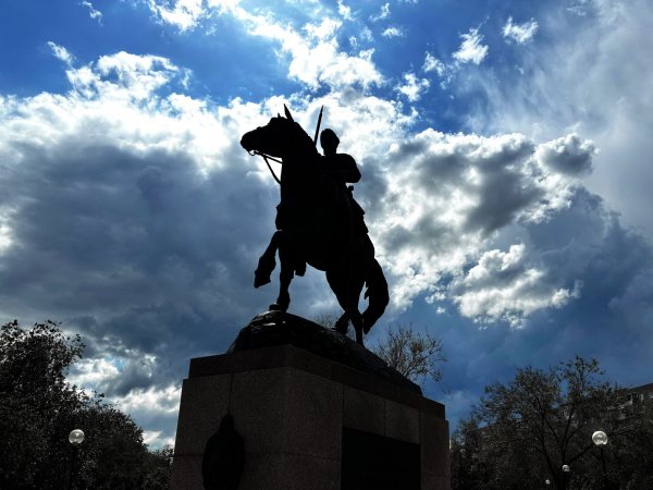 Над Оренбургом сгустятся тучи, но прохлады это не принесет. Фото 1743.ru