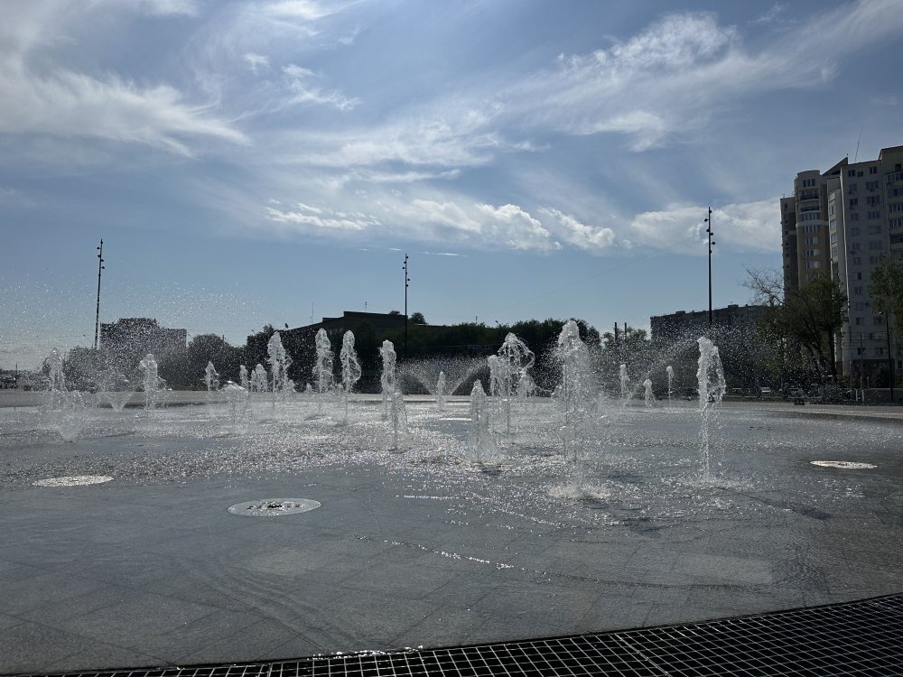 Украшение парка — огромный музыкальный фонтан. Фото 1743.ru Украшение парка — огромный музыкальный фонтан. Фото 1743.ru