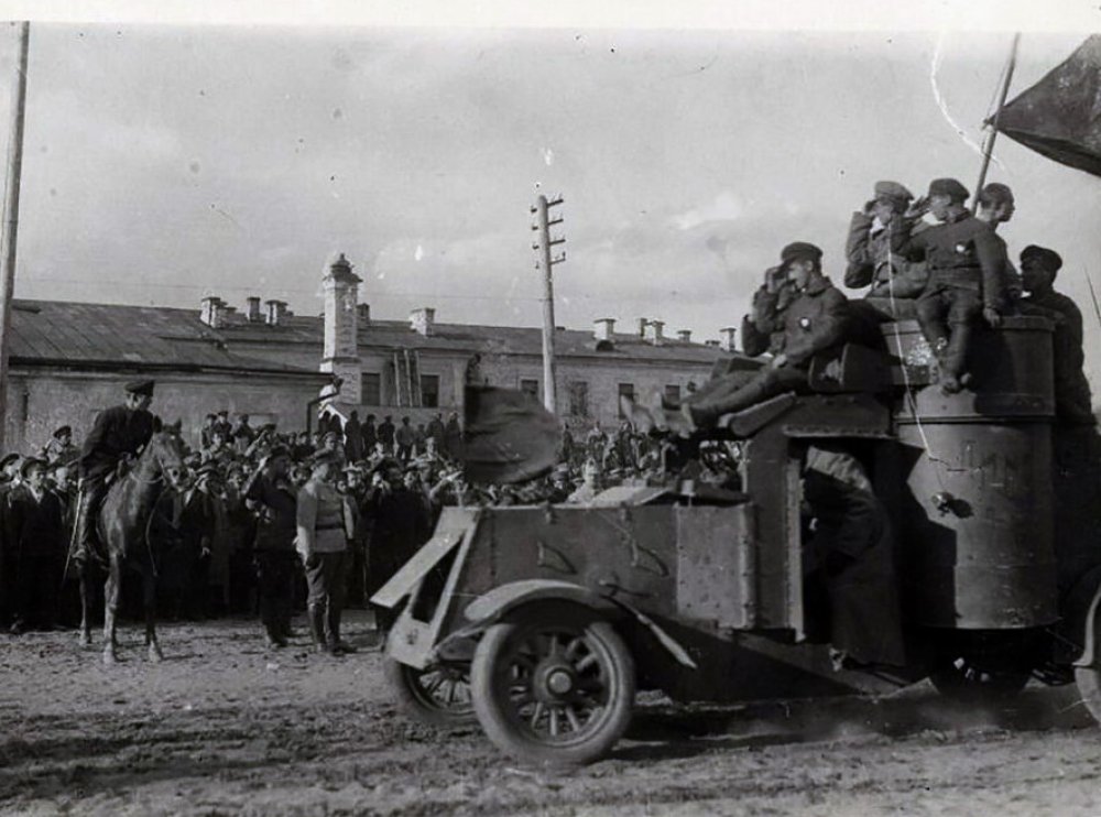 Парад в Оренбурге 19 сентября 1919 года 