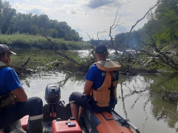 В Оренбургской области спасатели вытащили из Урала тело мужчины