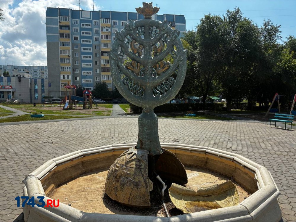 Фонтан в микрорайоне 70-летия ВЛКСМ. Фото: 1743.ru