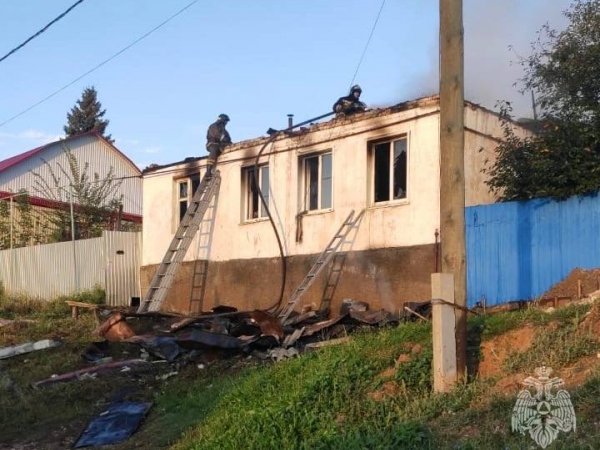 2 человека погибли на пожаре в Оренбуржье