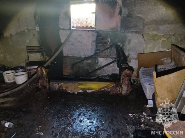 В Оренбурге подростки устроили пожар в подвале многоквартирного дома