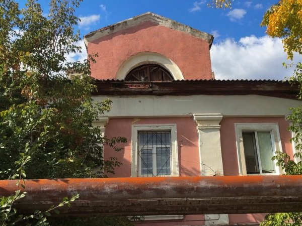 Дом 10 на улице Нагорной в Оренбурге. Фото 1743.ru