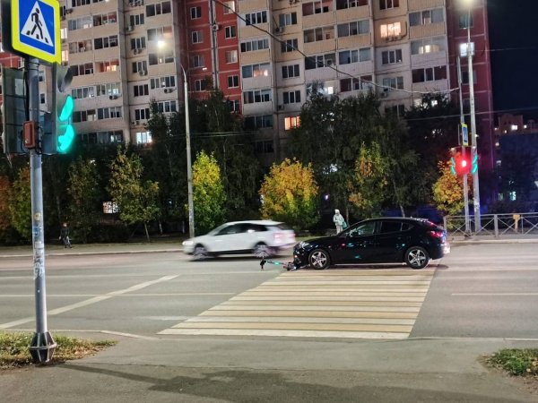 В Оренбурге электросамокатчика сбили на «зебре»