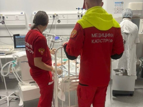 8-летнюю девочку на самолёте экстренно доставили из Оренбурга в больницу в Москве