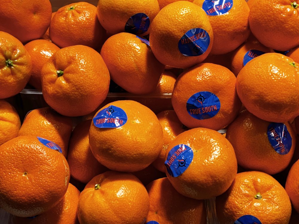 Мандарин: южный фрукт, дарящий новогоднее настроение. Фото 1743.ru Мандарин: южный фрукт, дарящий новогоднее настроение. Фото 1743.ru