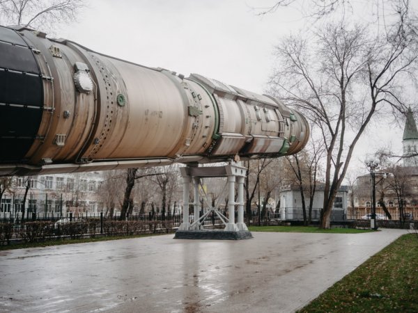 В выставочном комплексе «Салют, Победа!» обновили межконтинентальную баллистическую ракету