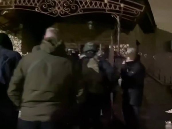 7 человек незаконно торговали заграничными лекарствами и БАДами несколько лет