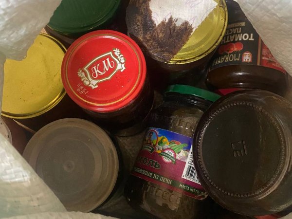 Соленья, которые украл оренбуржец у пенсионерки; фото: УМВД по Оренбургской области