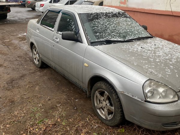 Судебные приставы арестовали автомобиль жителя Оренбурга из-за долгов за тепло