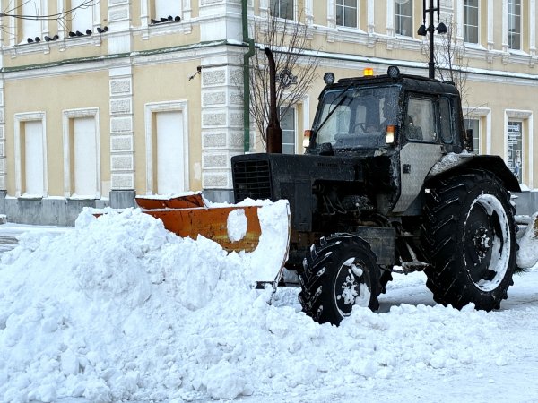 Расчистка Оренбурга от снега. Фото 1743.ru