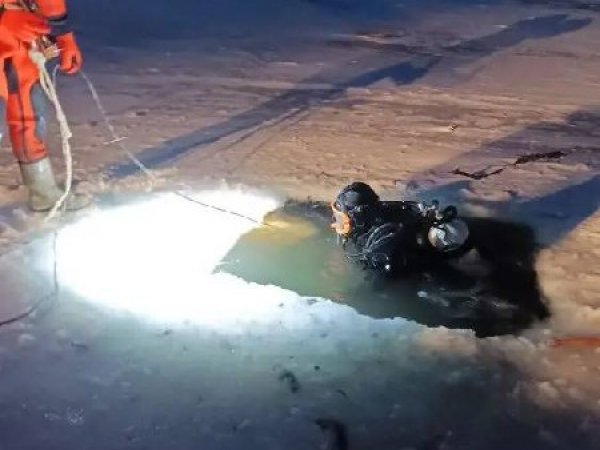 Спасатели ищут тело утонувшего мужчины в Илекском районе; фото: Департамент ПБ и ГЗ Оренбургской области 